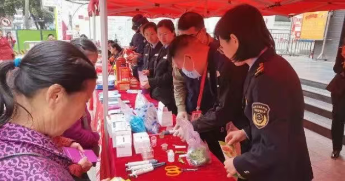 筑牢消費(fèi)安全防線，共建和諧市場(chǎng)環(huán)境——區(qū)市場(chǎng)監(jiān)管局舉辦2025年“3·15”國(guó)際消費(fèi)者權(quán)益日宣傳咨詢暨“政府開放日”活動(dòng)側(cè)記